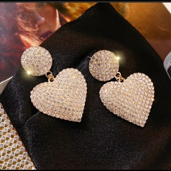 Stunning Rhinestone Heart Dangle Earrings - Picture 1 of 7